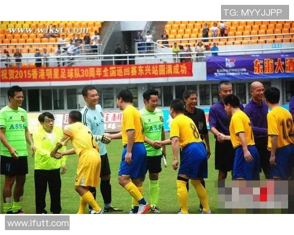 足球明星精彩瞬间合拍视频全集分享让你领略球场魅力与友谊的完美结合